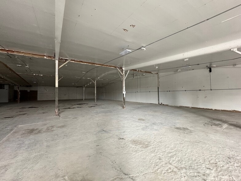 More Photos Of 2960 Chapman St, Oakland Warehouse For Lease