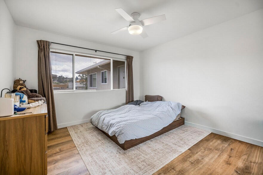 More Photos Of 1205 Geraldine Way, Belmont Apartments For Sale