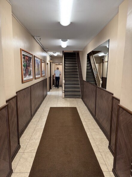 More Photos Of 31 Washington Sq W, New York Medical For Lease
