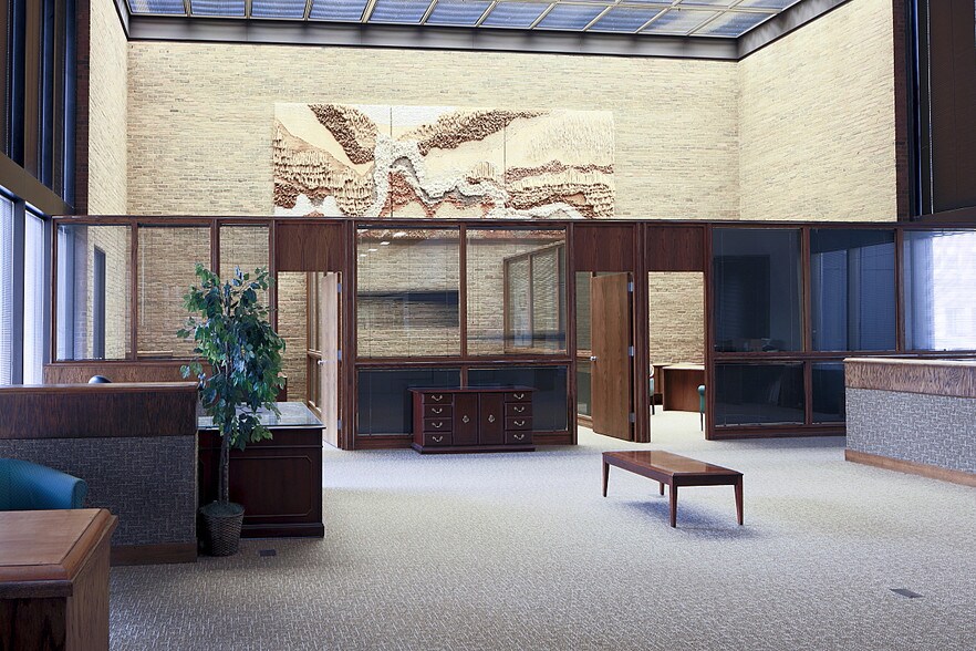 More Photos Of 1000 Fifth Ave, Huntington Medical For Lease