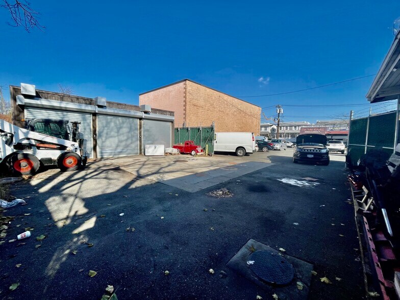 More Photos Of 441 Beach 129th St, Rockaway Park Service Station For Sale