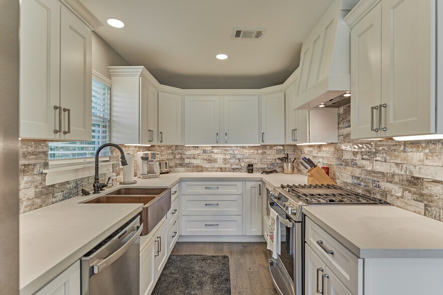 More Photos Of 27240 Old 105 W hwy, Dobbin Land For Sale