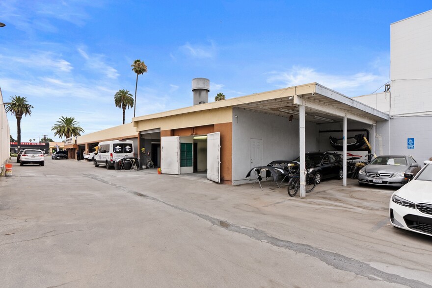 More Photos Of , Canoga Park General Retail For Sale