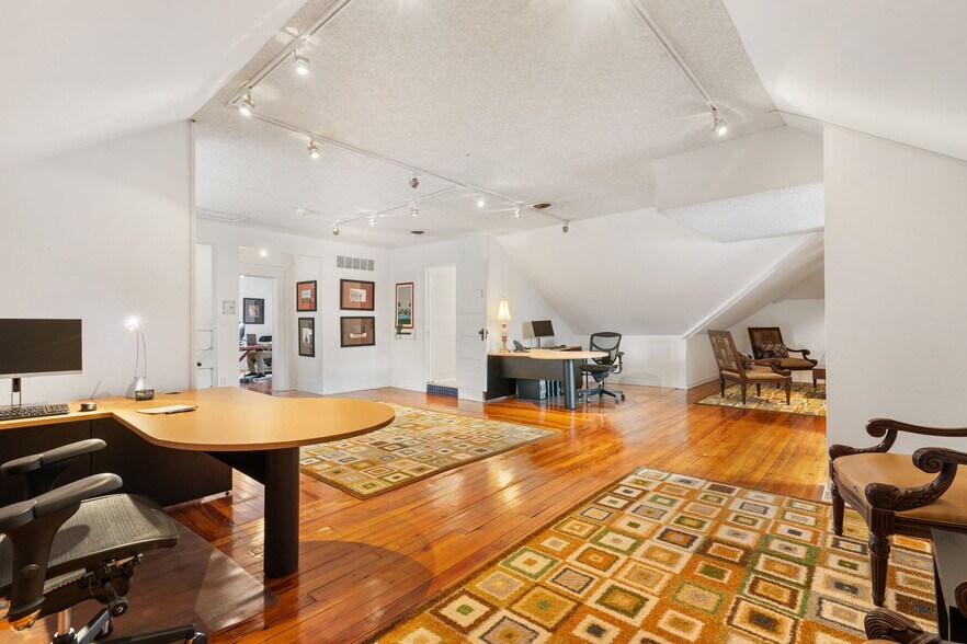 More Photos Of 1201 E Walnut St, Springfield Loft Creative Space For Sale