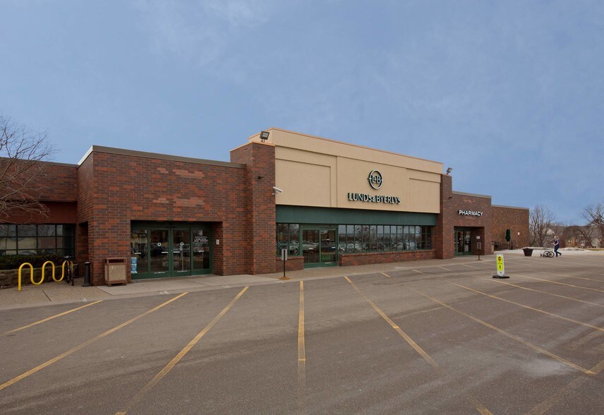 More Photos Of 5101-5159 W 98th St, Bloomington General Retail For Lease