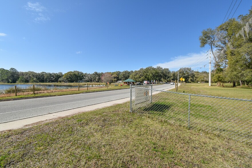 More Photos Of 831 Huntington Rd, Crescent City Freestanding For Sale