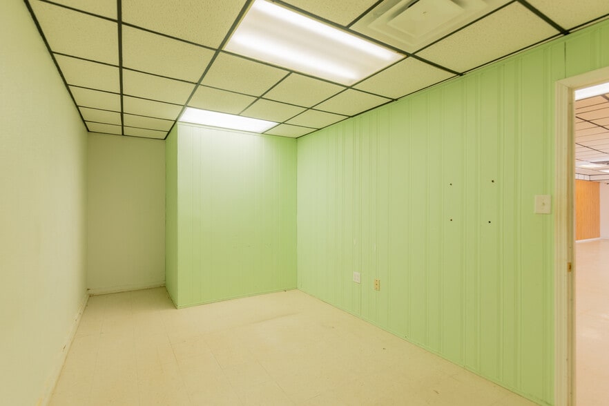More Photos Of 2012 S Main St, Stillwater Medical For Sale