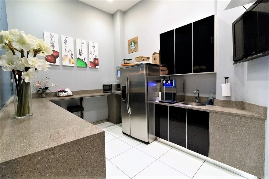 More Photos Of 369 Lexington Ave, New York Office For Lease