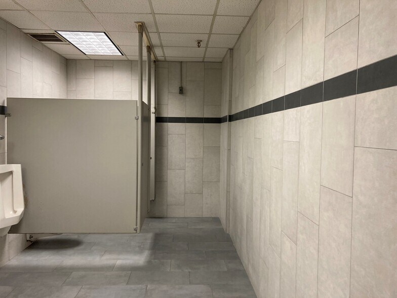 More Photos Of 7500 Shadwell Dr, Roanoke Manufacturing For Lease