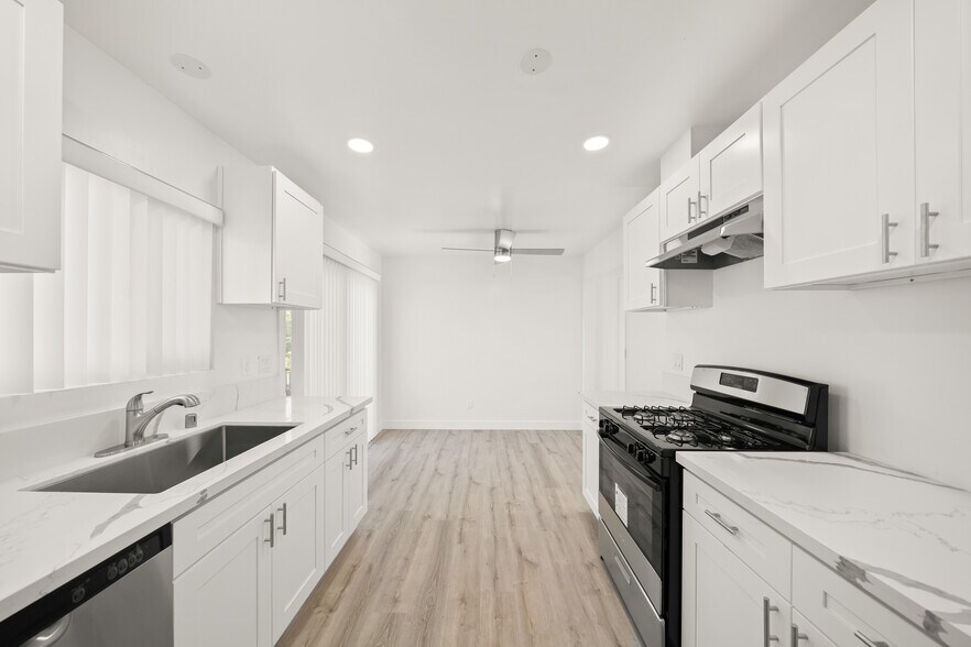 More Photos Of 1032 Bonita St, Tustin Apartments For Sale