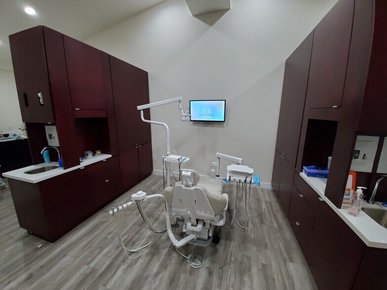 More Photos Of 9227 Colima Rd, Whittier Office For Sale