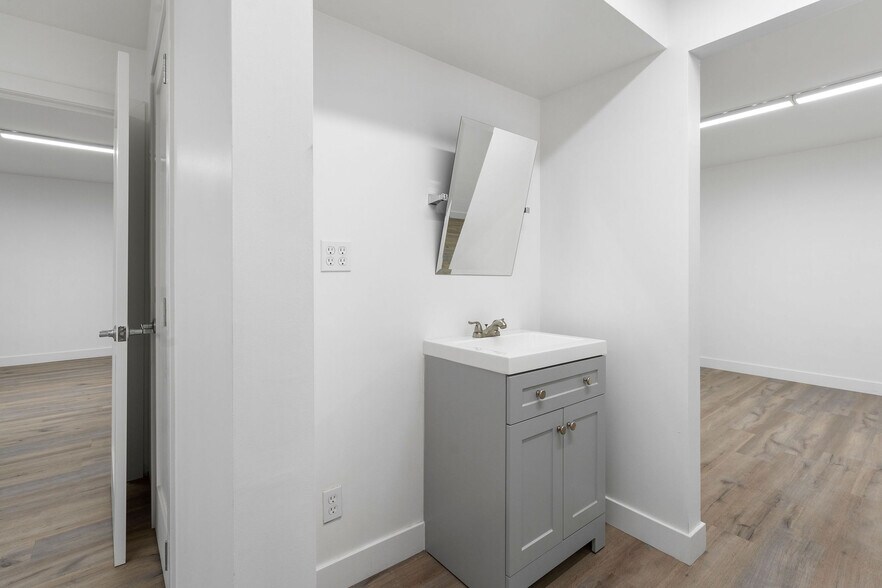 More Photos Of 3170 E 11th St, Los Angeles Warehouse For Lease