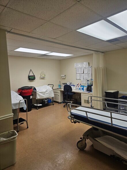 More Photos Of 825 Majestic Ct, Gastonia Medical For Lease