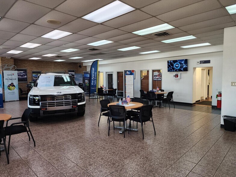 More Photos Of 2934 Valley Ave, Winchester Auto Dealership For Lease