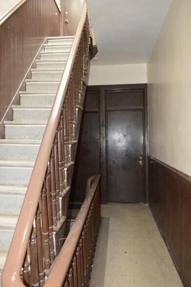 More Photos Of 354 Graham Ave, Brooklyn Storefront Retail Residential For Sale