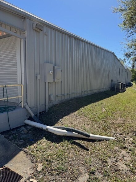 More Photos Of 1917 US Highway 27 N, Sebring Storefront For Sale