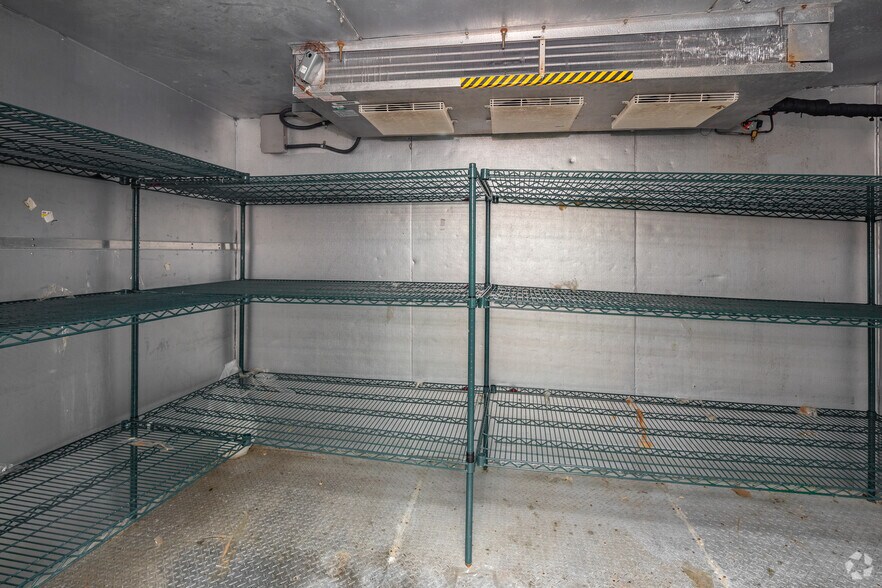 More Photos Of 354 Kimball Crossing Dr, Kimball Restaurant For Lease