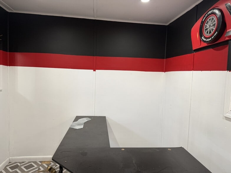 More Photos Of 31 Scott St, New Bedford Service For Sale