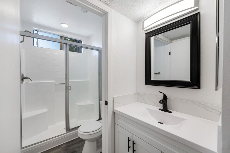 More Photos Of 4406 Cahuenga Blvd, Toluca Lake Apartments For Sale