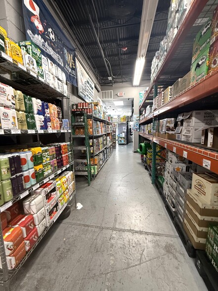 More Photos Of 1107-1109 Race St, Philadelphia Distribution For Lease