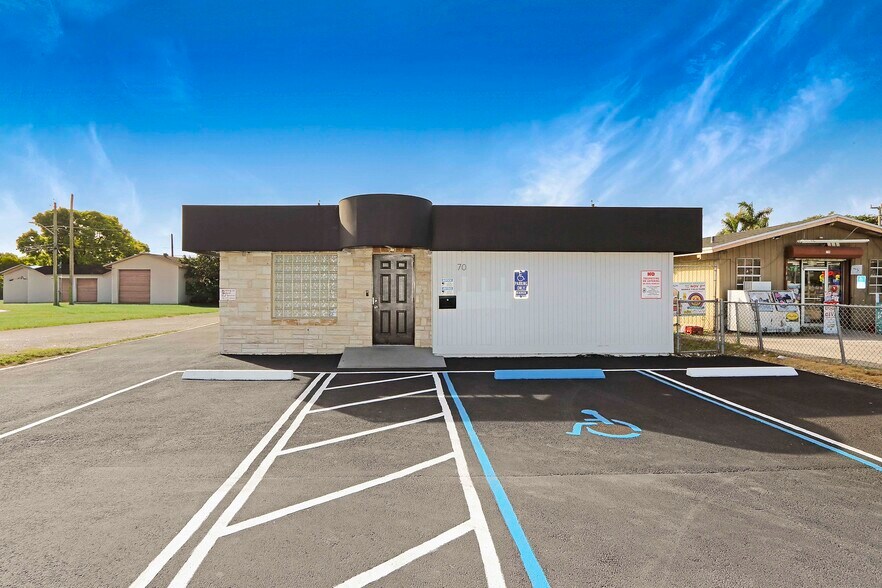 Primary Photo Of 70 NW 8th St, Homestead Medical For Lease