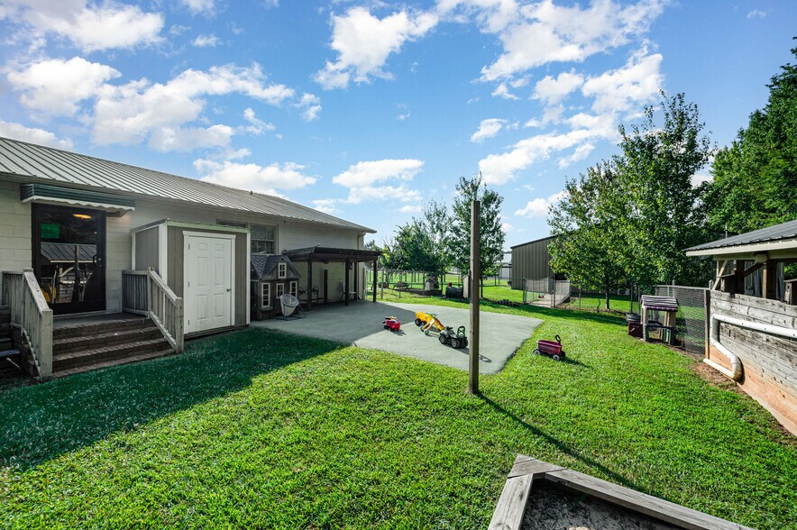 More Photos Of 1699 N Rocky River Rd, Lancaster Daycare Center For Sale