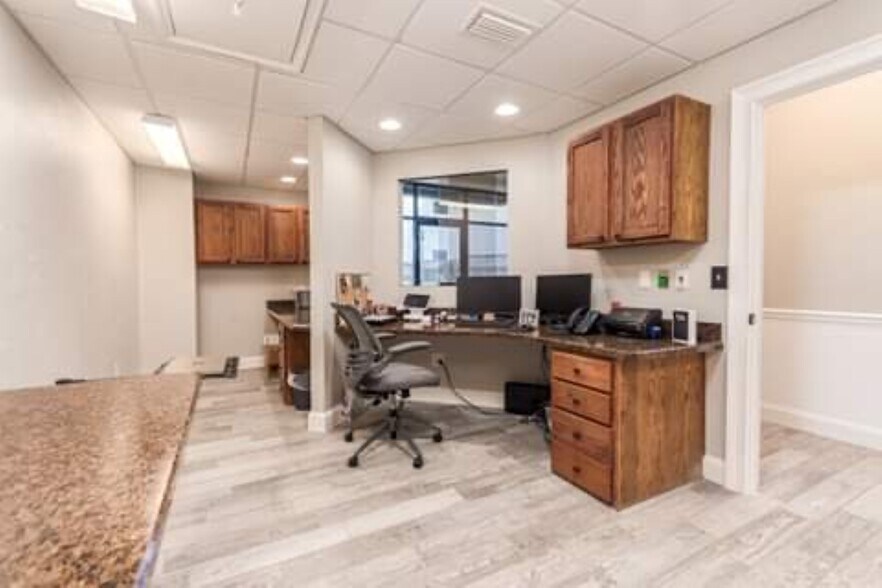 More Photos Of 1140 SW Bascom Norris Dr, Lake City Medical For Lease