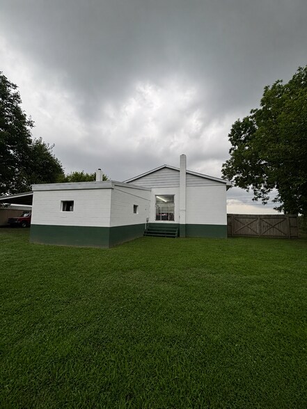More Photos Of 109 Cooper St, Clayton Warehouse For Lease