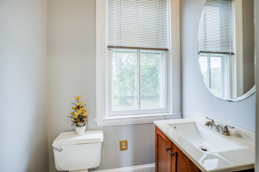 More Photos Of 913 Olney Sandy Spring Rd, Sandy Spring Office Residential For Sale