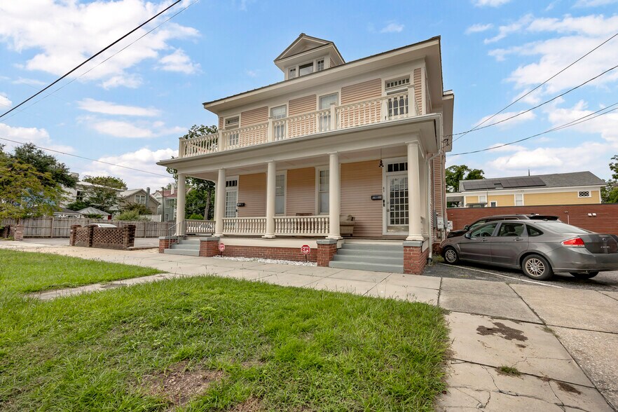 More Photos Of 8 S 7th St, Wilmington Office For Sale