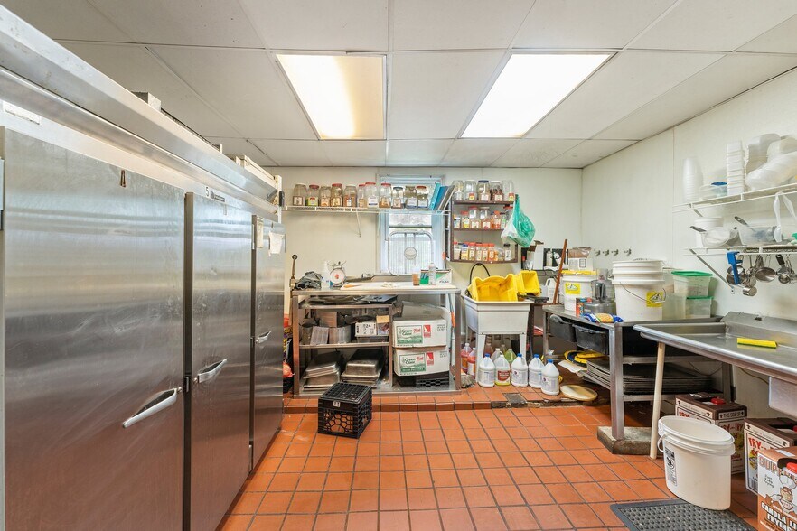 More Photos Of 809 Nooseneck Hill Rd, West Greenwich Restaurant For Sale