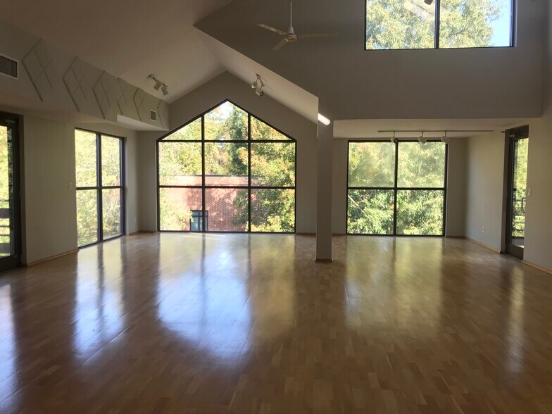 More Photos Of 930 Martin Luther King Jr Blvd, Chapel Hill Office For Lease