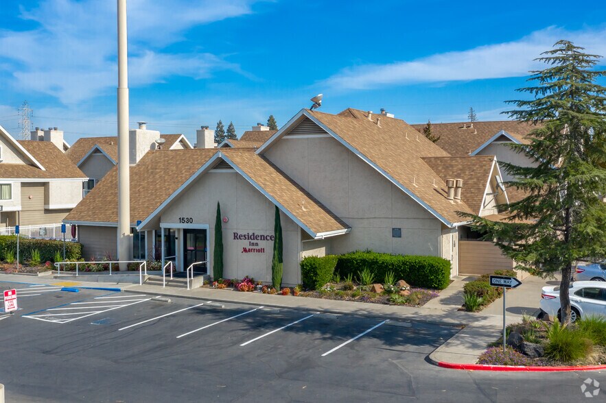 More Photos Of 1530 Howe Ave, Sacramento Hotel For Sale