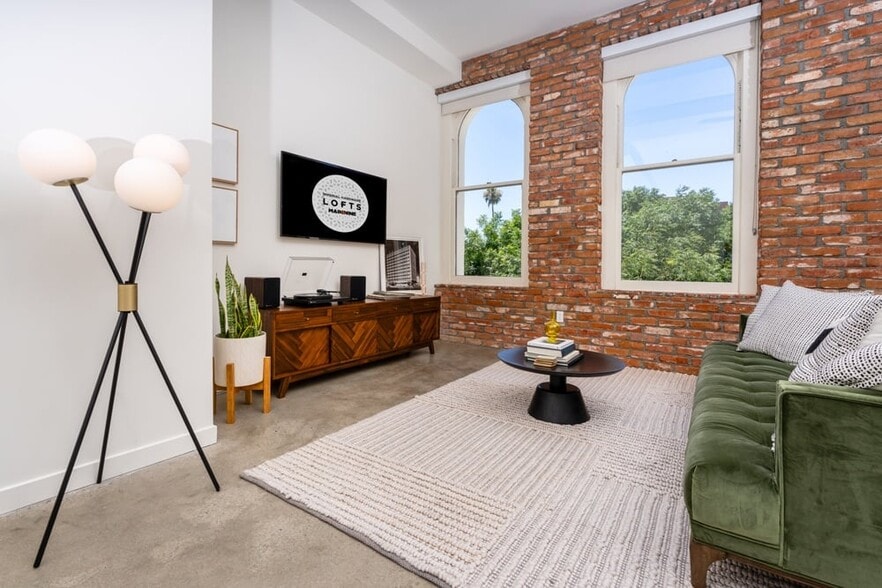 More Photos Of 3750 Main St, Riverside Apartments For Lease