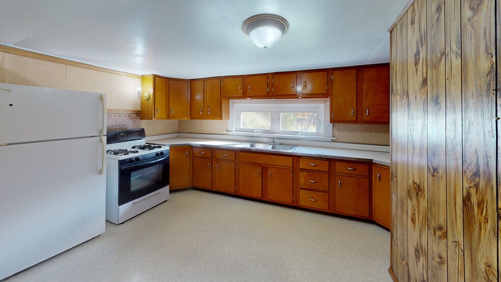 More Photos Of 3098 Woodland Rd, Ambridge Multifamily For Sale