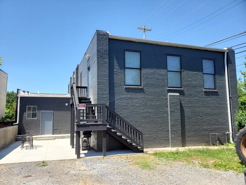 More Photos Of 105 W Railroad St, Dickson Storefront Retail Office For Lease