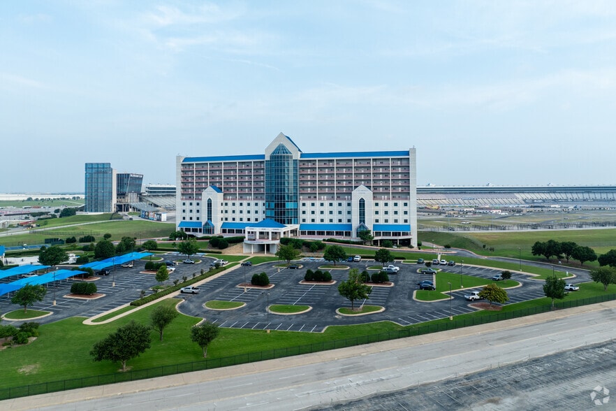 More Photos Of 3575 Lone Star Cir, Fort Worth Apartments For Sale