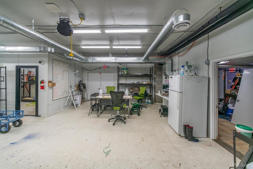 More Photos Of 154 Evergreen St, Republic Storefront For Sale