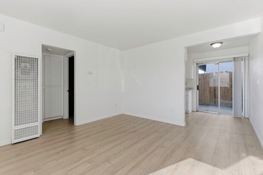 More Photos Of 330 Roberts Ln, Bakersfield Apartments For Sale