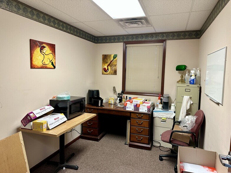 More Photos Of 4261 Morse Rd, Columbus Office For Sale
