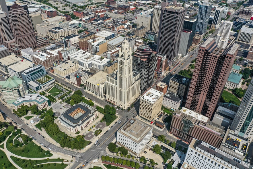 More Photos Of 50 W Broad St, Columbus Office For Lease