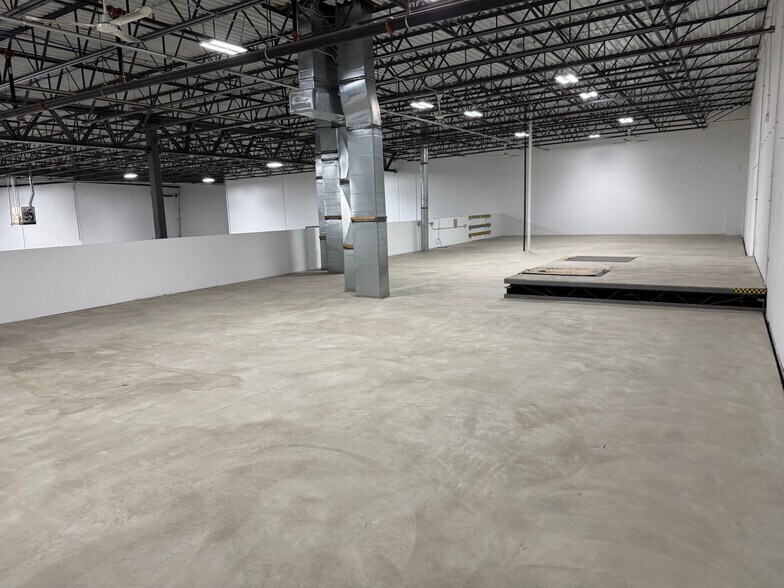 More Photos Of 1605 Rock Creek Blvd, Joliet Distribution For Lease