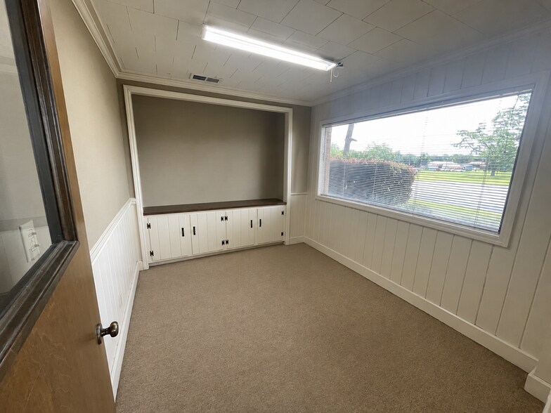 More Photos Of 2032 Sylvester Dr, Moultrie Warehouse For Sale