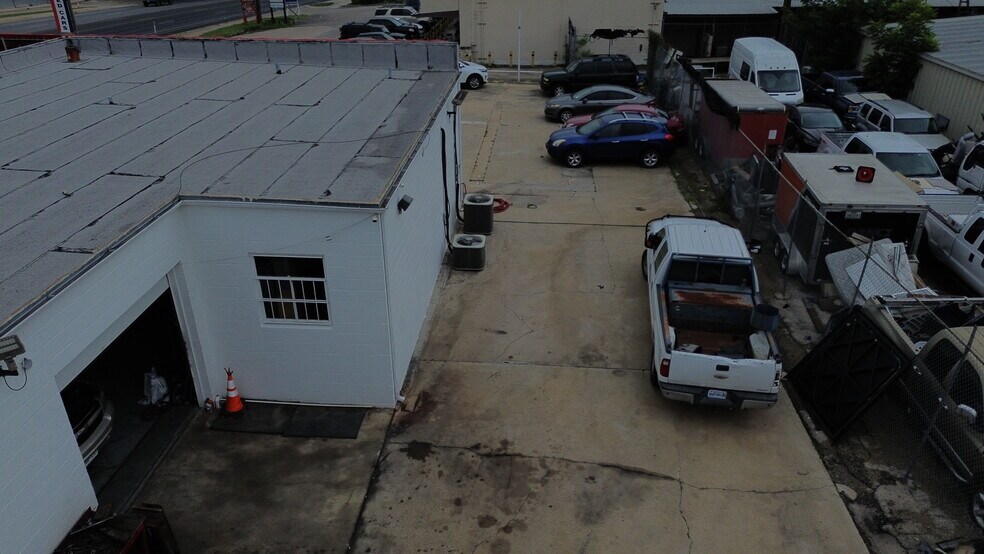 More Photos Of 4712 S Congress Ave, Austin Auto Dealership For Sale