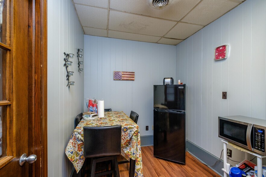 More Photos Of 51 E Side Hwy, Waynesboro Warehouse For Sale