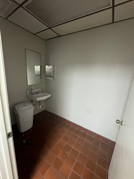 More Photos Of 4228 Blanding Blvd, Jacksonville Storefront Retail Office For Sale