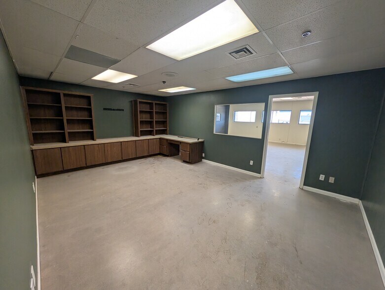 More Photos Of 2430 S 20th St, Phoenix Warehouse For Sale