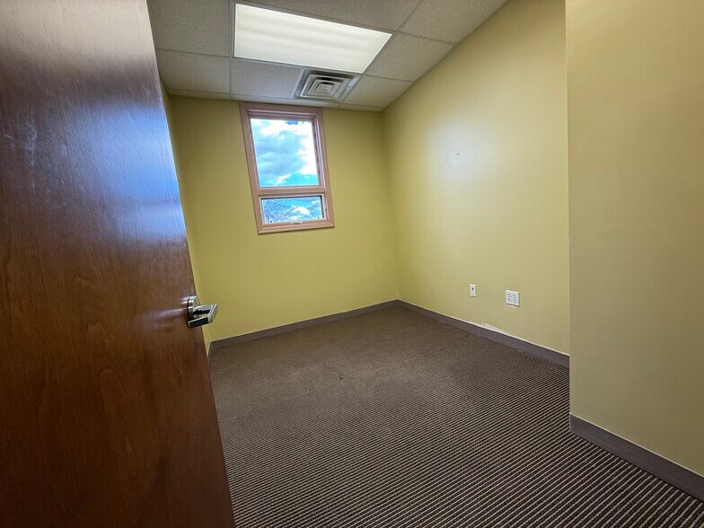 More Photos Of 294-298 State St, Hackensack Medical For Sale