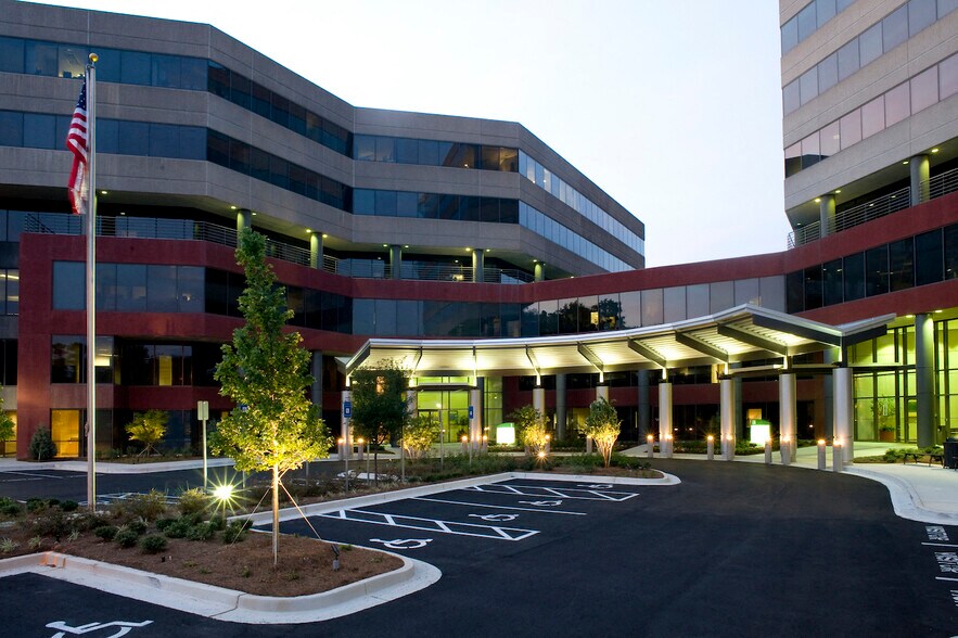 Primary Photo Of 1100 Johnson Ferry Rd NE, Atlanta Medical For Lease