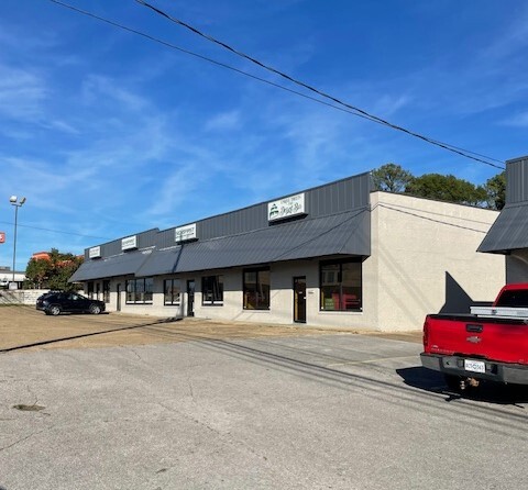 Primary Photo Of 508-514 S Gloster St, Tupelo Storefront For Lease